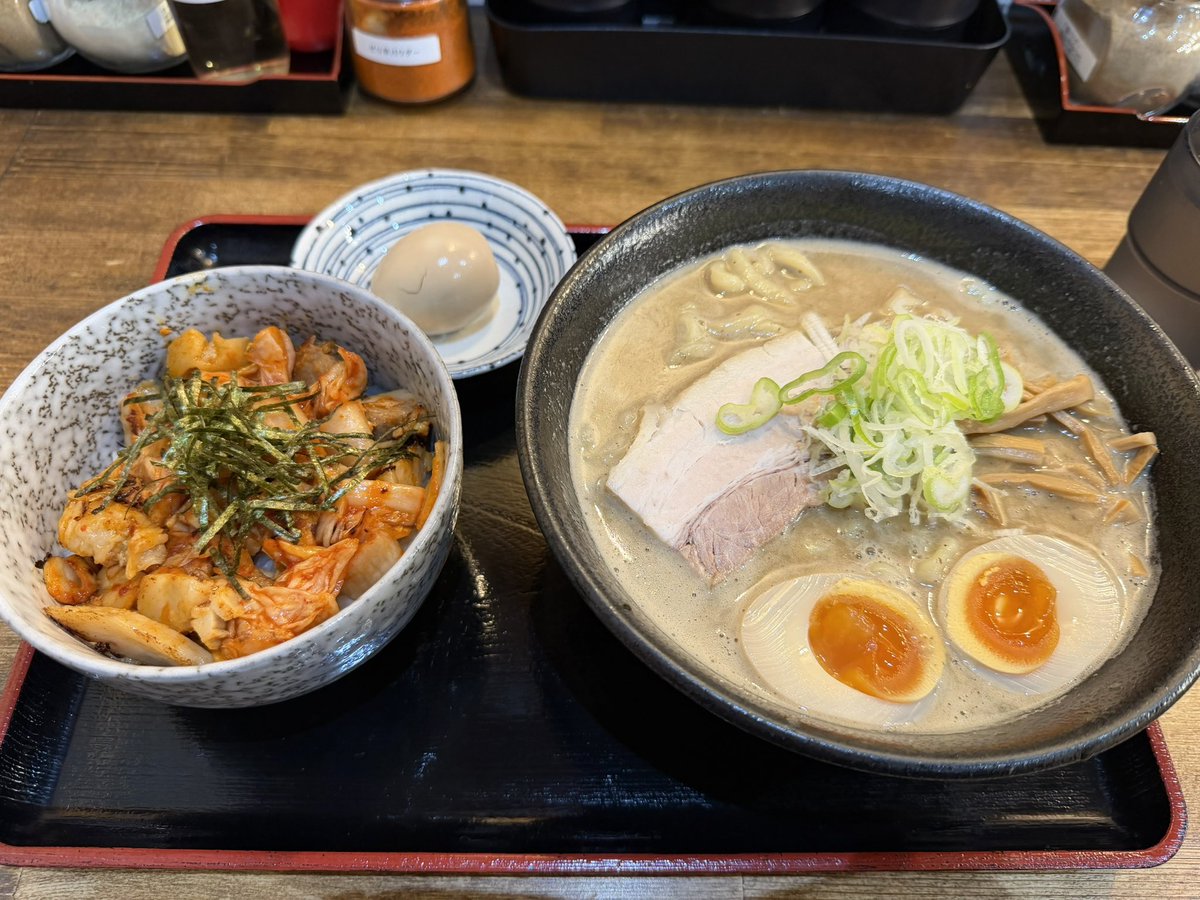 RetherFNsub's tweet photo. 暗黒中華そば　雷電 https://t.co/A6PIKYQbgx