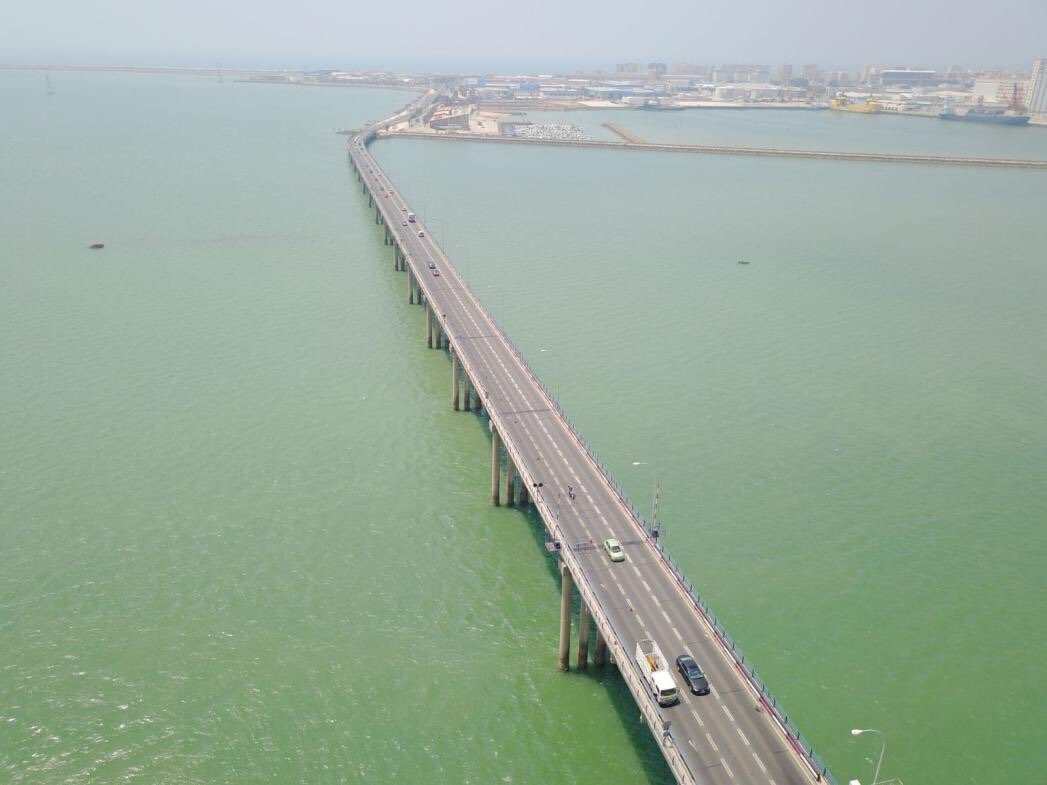 oscar_puente_'s tweet photo. Cádiz ya tiene su puente dedicado a Rafael Alberti. En cumplimiento de la Ley de Memoria Democrática, el emblemático acceso a la ciudad va a reconocer la figura de un referente de la cultura y las libertades. https://t.co/ALdN1Wa7BM