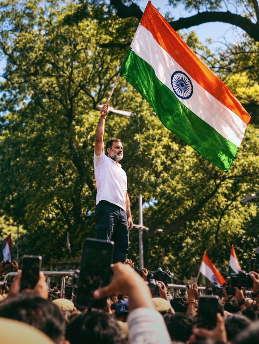 T___Alam's tweet photo. Resilience. 🇮🇳 https://t.co/73WORNCAzK