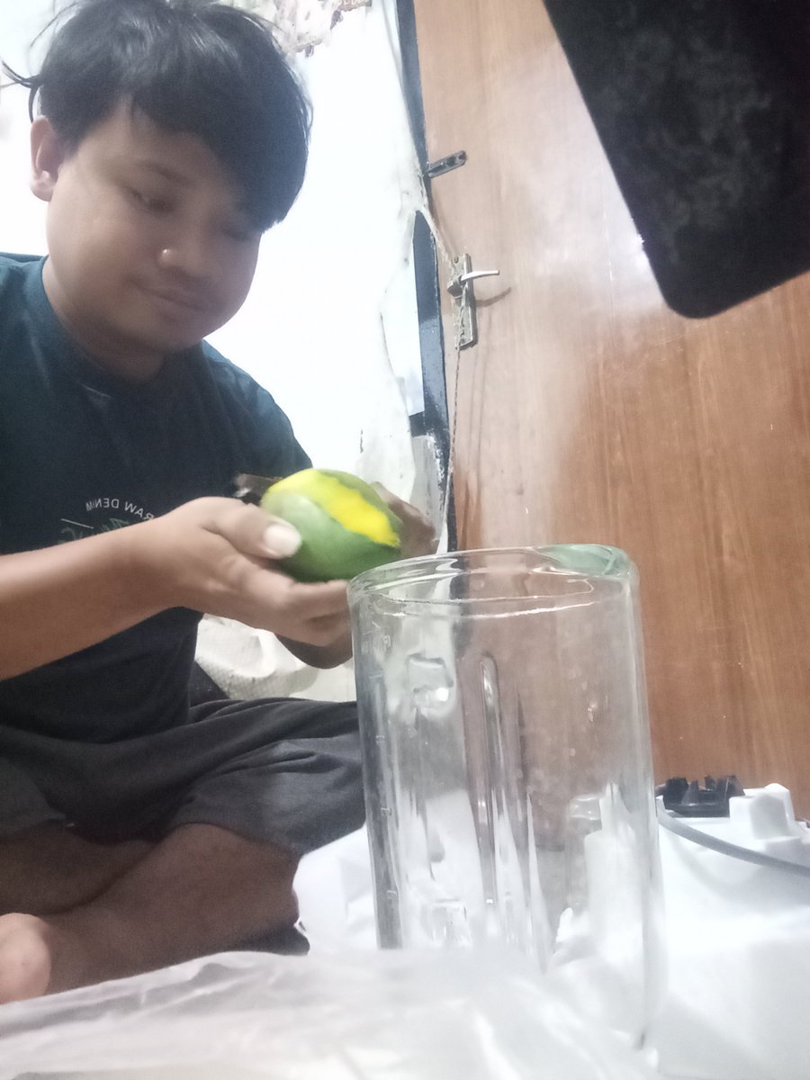 imasputra12's tweet photo. Alhamdulillah saya buat es jus mangga buat ibu dan adik ๐ฅญ๐ฅญ
#rezeki #bisu #tuli #mangga #jus https://t.co/cn29IoV12k
