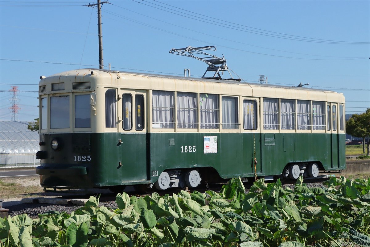 Tera5001's tweet photo. 岐阜市の某所に搬入された名古屋市交1825号の搬入場所がやっとわかったので撮ってきました。隣には510形バスが停められていてちょっとばかり嬉しかったです。
2026.10.6（すべて敷地外から撮影） https://t.co/ZoJsL5Wxz2