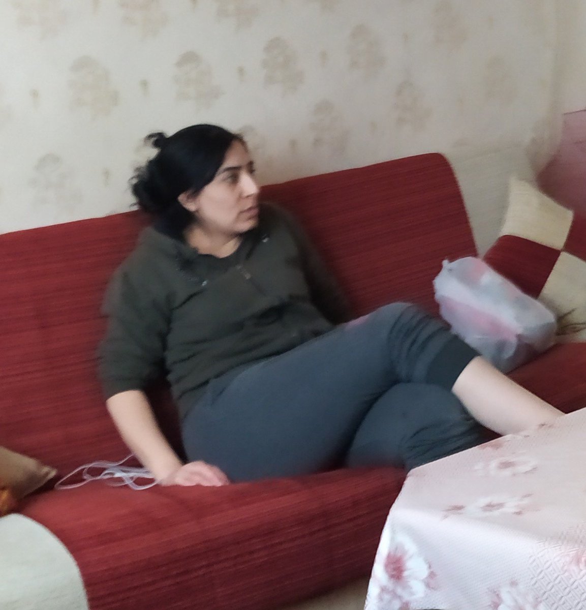 clkl_ays1998's tweet photo. Ev işleri yaparken hey gidi günler zaman çok çabuk geçiyor 😢 https://t.co/kdwZK6Wsko