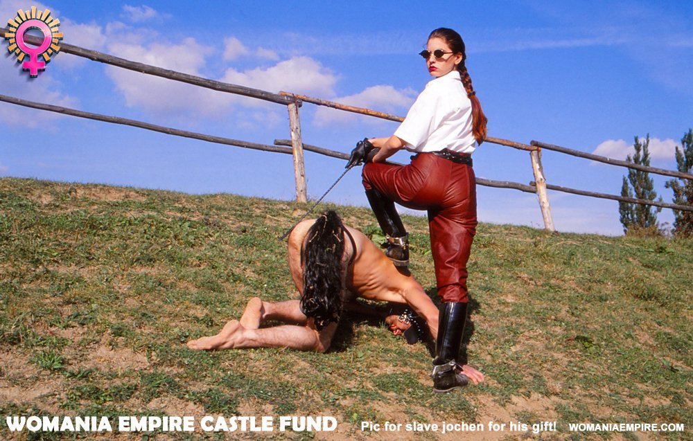 badguy113431's tweet photo. #throughthewindowofmemories

it is the duty of women to rule and command👑
 it is the duty of men to serve and obey🛐🧎‍♂️
All hail to the Matriarchy♀️♀️

🖼️ Madame Gabrielle 👑👑🌹🌹🧎‍♂️🧎‍♂️ trained slave in @OWK_CASTLE 🏰

@WomaniaEmpire
 @DOMINITY2
@OWKreal https://t.co/JEq3vcOerG