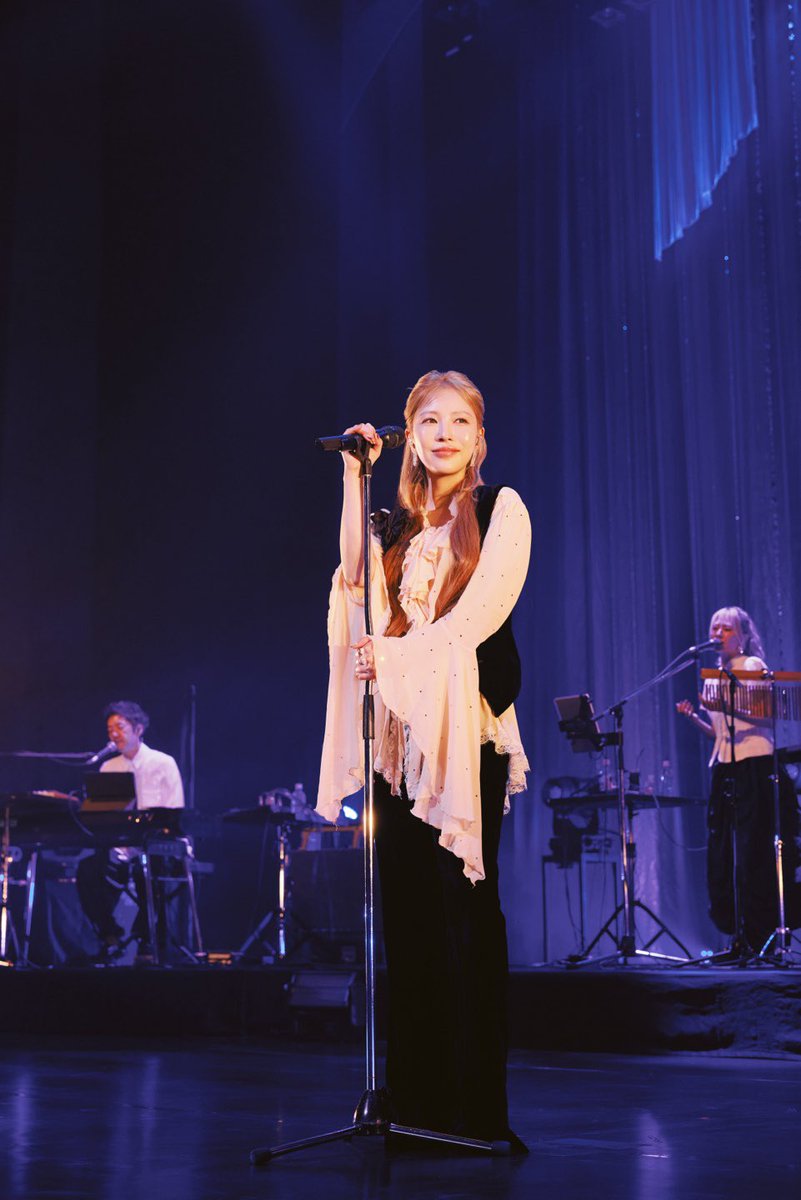 bapalent's tweet photo. ステージへ踏み出したBoAの歩幅
皆さんの心にも届きましたか？👣

#BoA #보아 #ボア
#歩幅 #Hohaba https://t.co/aposDAJOTt
