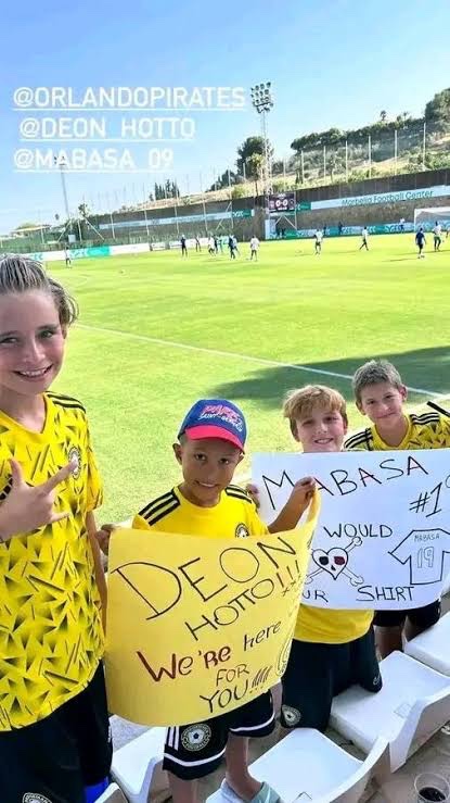SiyaNdlovu91's tweet photo. 😭😭😭😭😭😭😭😭😭😭😭😭😭😭😭😭😭😭😭😭😭😭😭😭😭🔥🔥🔥🔥🔥🔥🔥🔥🔥🔥🔥Kids inspired by Pirates players. https://t.co/XIg6oBbwa6