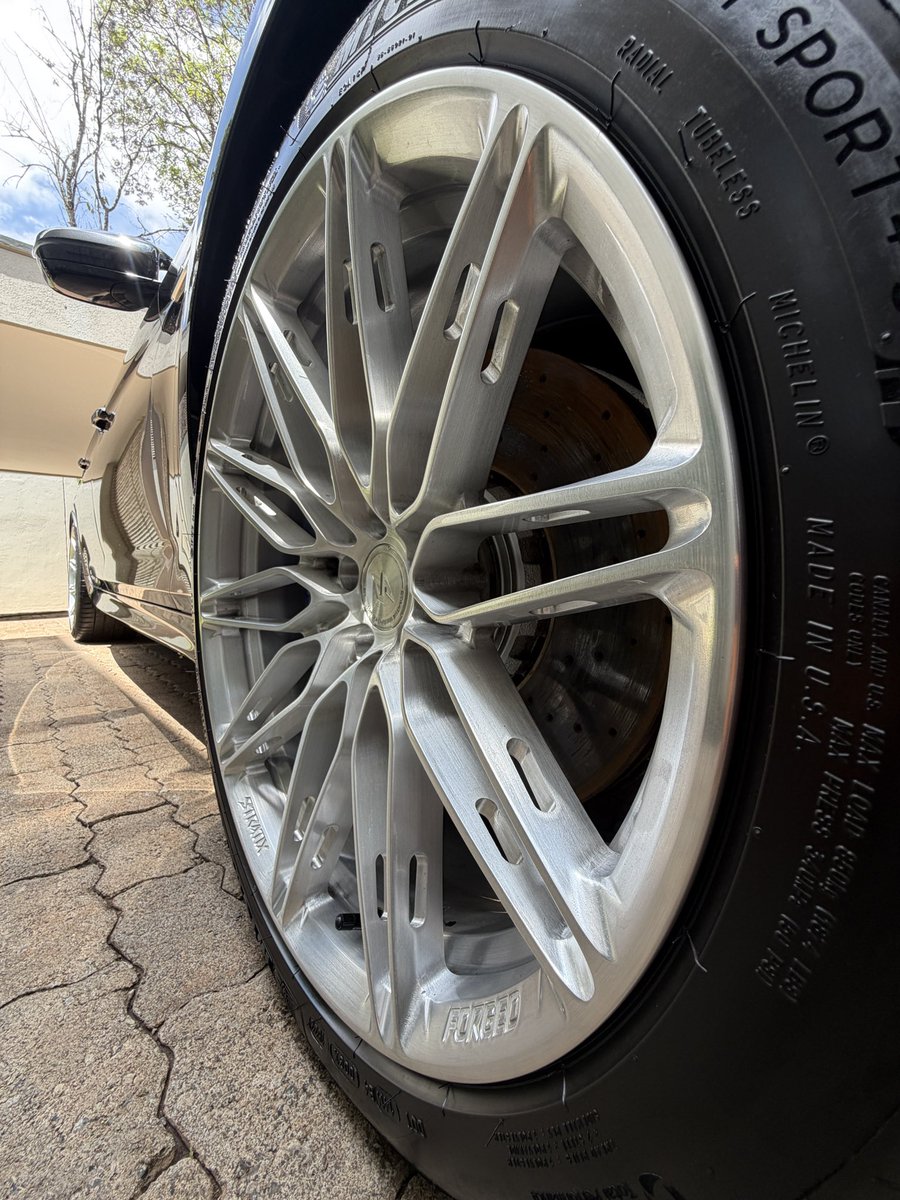 UrbanXDetail's tweet photo. M5 COMP🔵🔴 https://t.co/f3rc6m9SdO