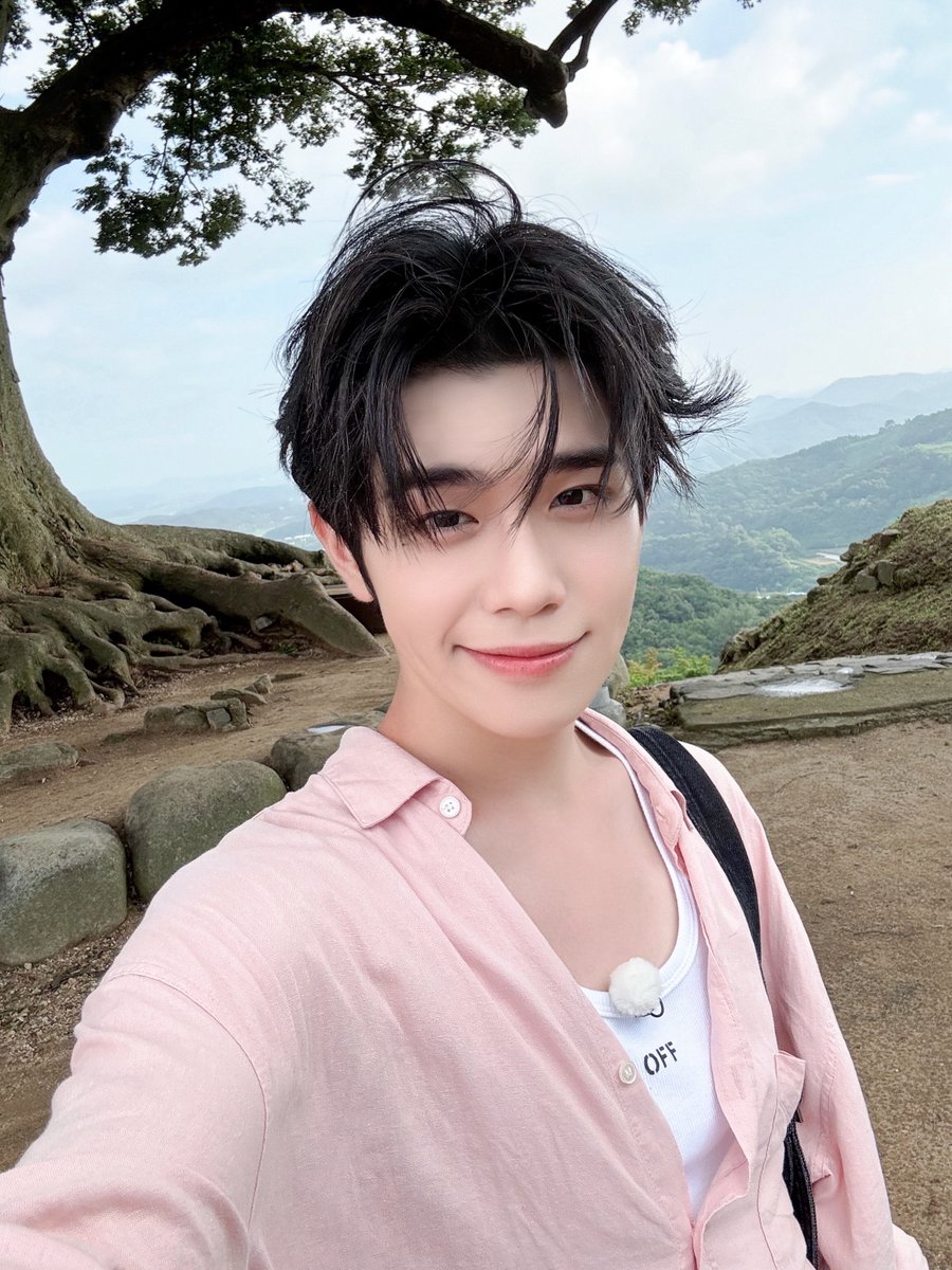ZB1_official's tweet photo. 261006
<Hidden Trip 2> EP.1

#ZEROBASEONE #ZB1 #제로베이스원
#KIMTAERAE #김태래 https://t.co/XnwO7QgyWv