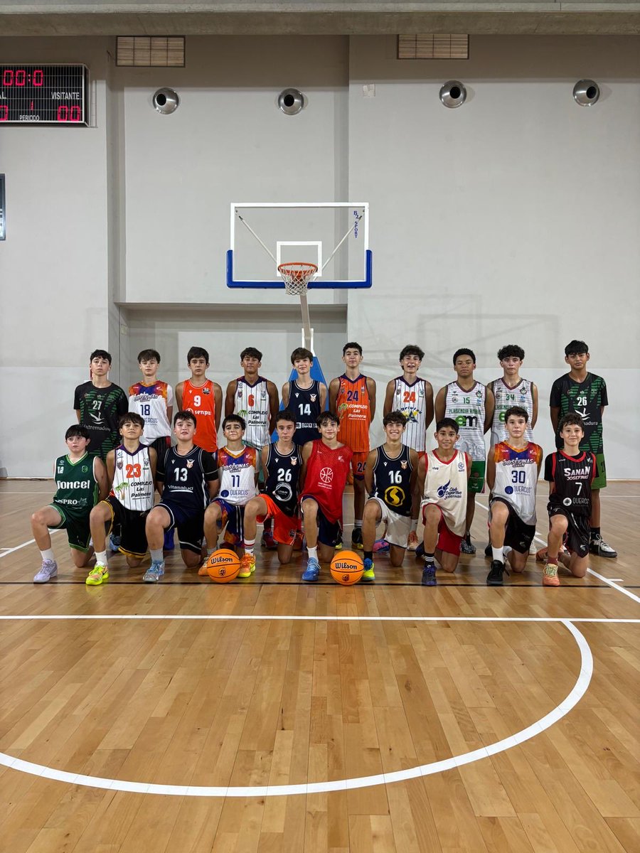 FExB's tweet photo. 🏀 El pasado fin de semana continuamos con la jornada 2 del Programa de Detección y Selección de Talentos (PDyST) Infantil.

Las sesiones fueron en Almendralejo, con los equipos del sur, y en Cáceres, con los equipos del norte.

#BaloncestoExtremadura #AbrazaElBaloncesto https://t.co/34YcZLOsqw