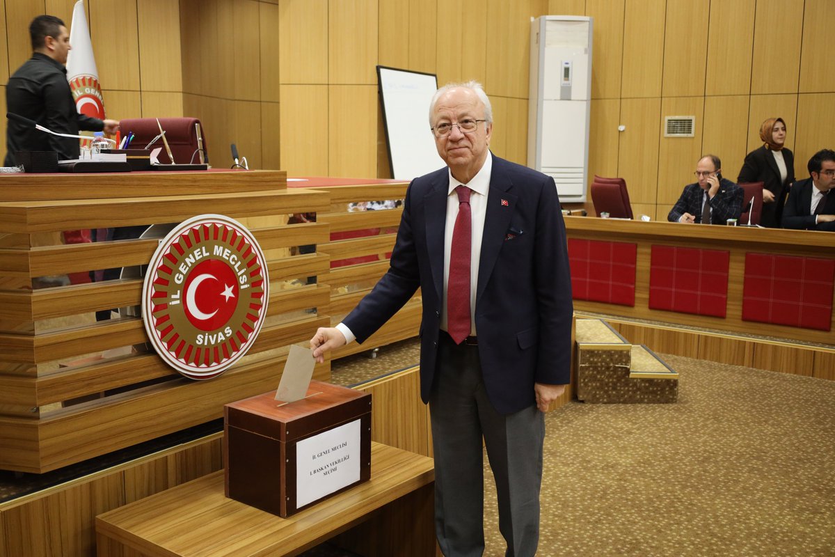 sivasigm's tweet photo. Ekim ayı toplantılarımızın 2️⃣. birleşimi, Başkanımız Mehmet Şarkışla başkanlığında gerçekleştirildi.

Toplantıda yapılan 1. Meclis Başkan Vekili seçimi sonucunda MHP Gölova İl Genel Meclisi Üyesi İlyas Vahapoğlu, 1. Başkan Vekili olarak seçildi. https://t.co/eaNVjrC952