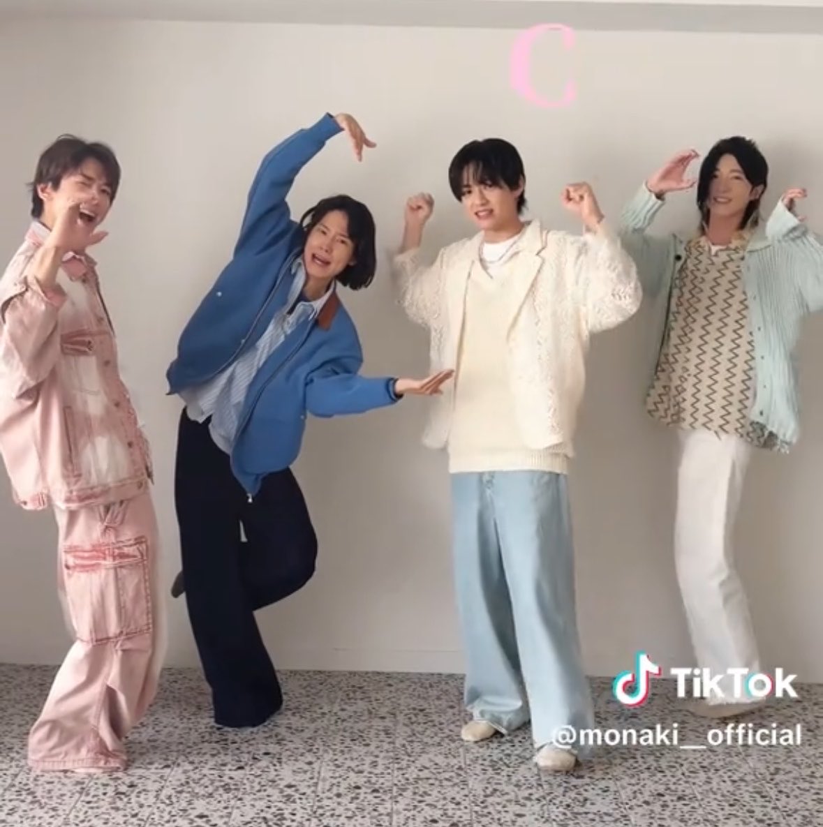 ijx0ub's tweet photo. ビジュ神すぎる🙏🏻✨　#モナキcancam https://t.co/HcLMbYf2rs