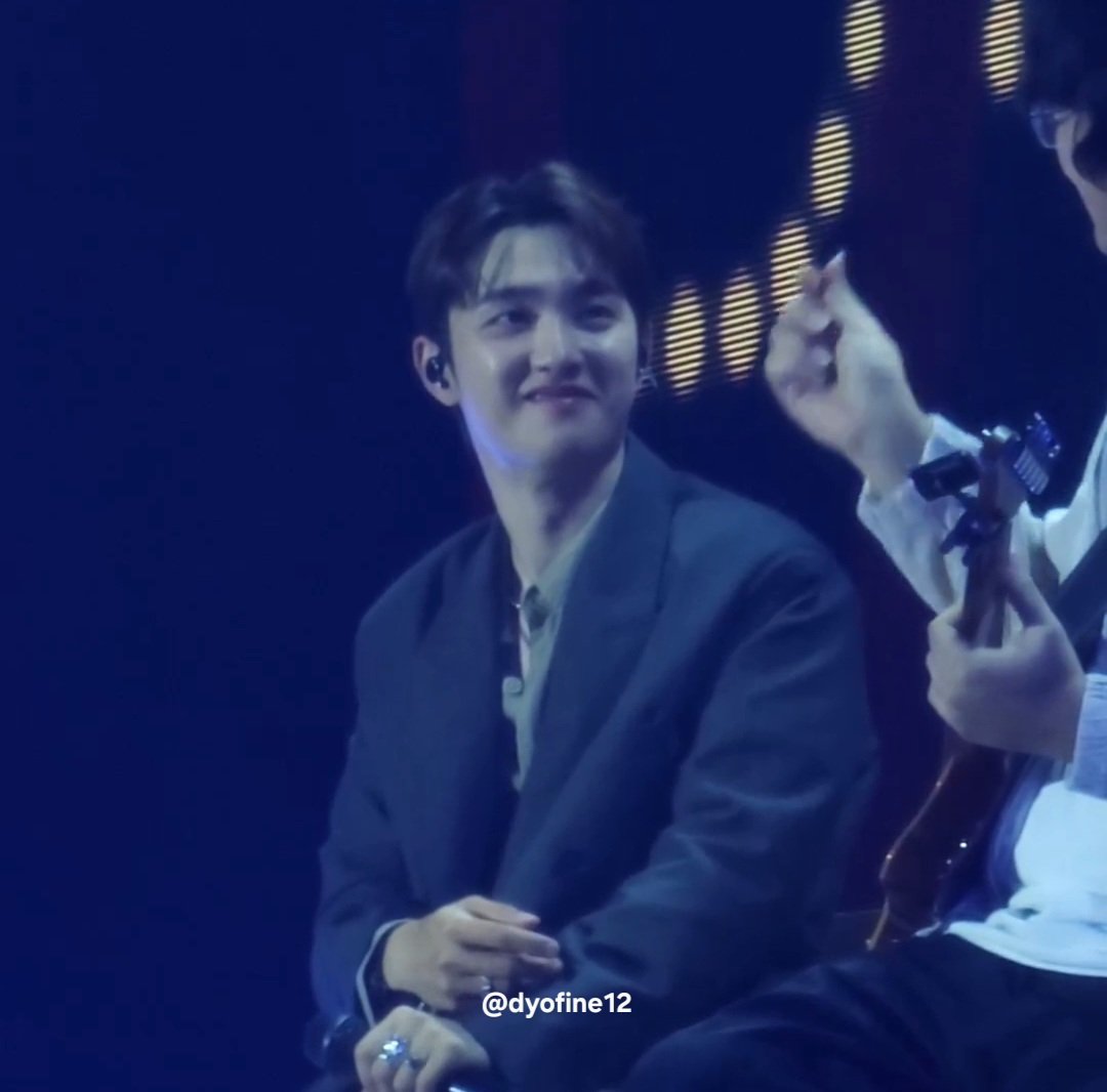 dyofine12's tweet photo. 도경수진짜귀여운거보실분... https://t.co/DFSuhocghx