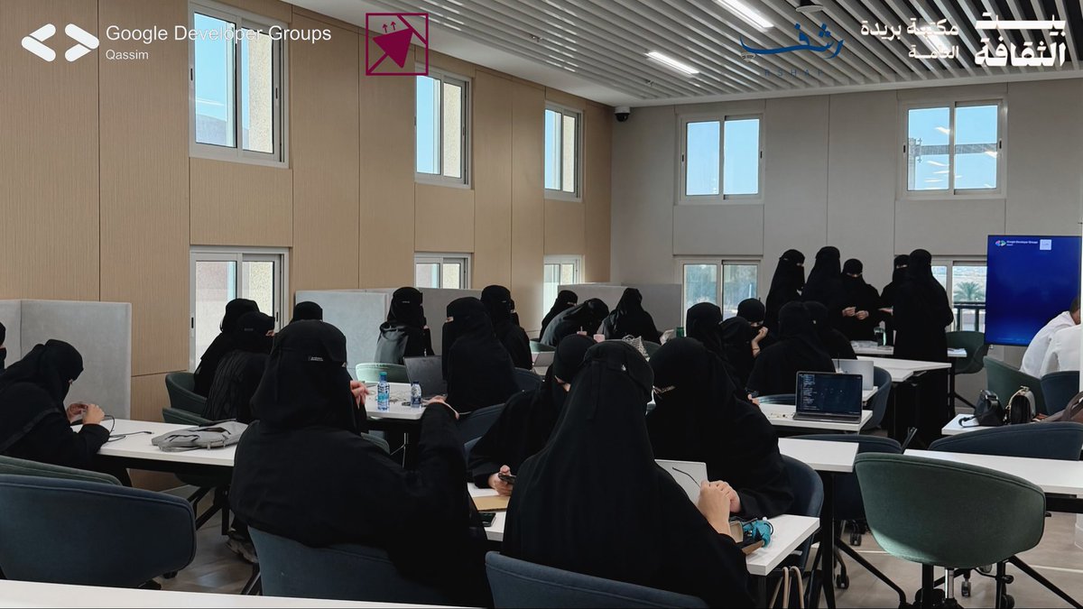 GDG_QU's tweet photo. محطة تقنية جديدة صنعها قسم الروبوتات في معسكر إنترنت الأشياء 🤖🛜

يومان من الشغف والتطبيق في بيت الثقافة؛ عاش فيها المشاركون والمشاركات تفاصيل عالم إنترنت الأشياء  بلمساتهم وأفكارهم المبتكرة! 💡 https://t.co/DwqEXwekOs