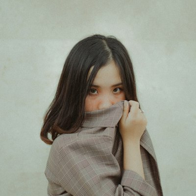 papaublgra's tweet photo. 雨の日って髪がまとまらないからほんと困るけど、なぜか好き。ゆっくりコーヒー飲む口実ができる😌 https://t.co/2nnwYZiKW8