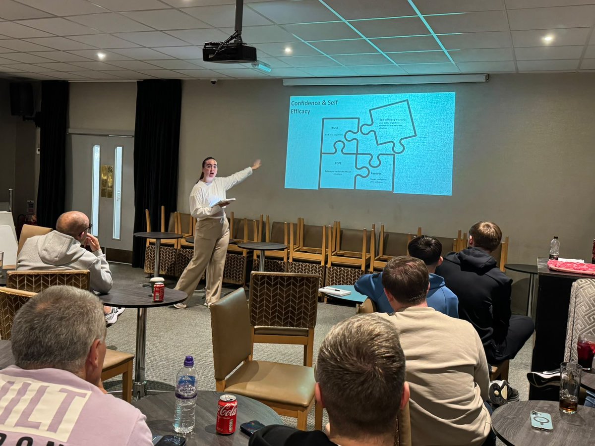 BootleRefs's tweet photo. ⚽️ Another great evening at Bootle RA!

Great turnout for our October meeting at Marine FC. We started with our Laws of the Game questions before welcoming Aimee Ross for a fantastic session on Sports Psychology.

A huge thank you to Aimee and everyone who joined us! 👏🏼⚽️ https://t.co/2jDw0nppww
