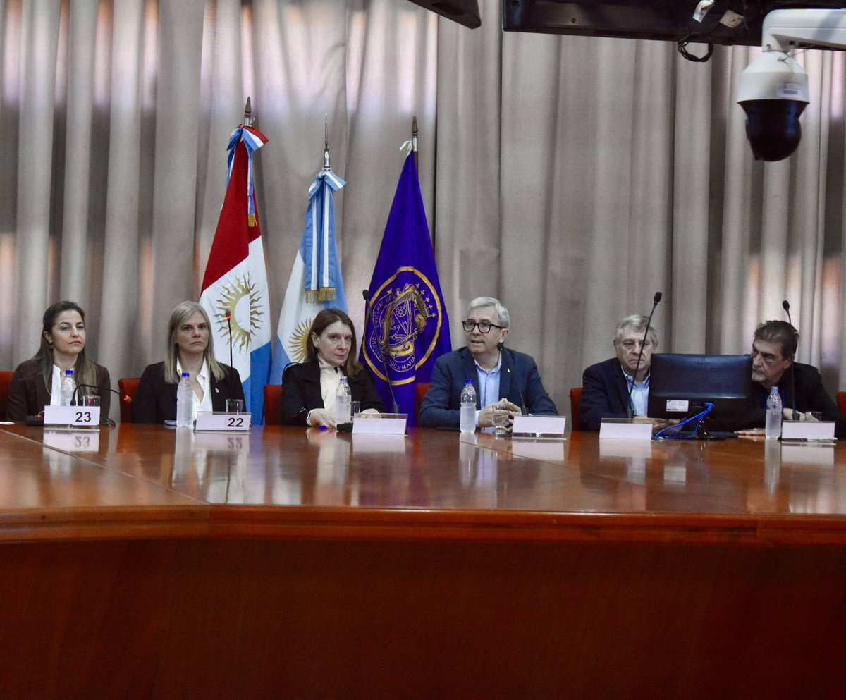 Dip_Gutierrez's tweet photo. Mantuvimos un encuentro con las autoridades de las Universidades de #Cordoba. 
Convencidos que en el diálogo permanente encontraremos la respuesta  ante la imperiosa necesidad del cumplimiento de la Ley de financiamiento universitario. Sostener el sistema de la educación pública, federal y de calidad que nos ha llevado a ser ejemplo global de desarrollo científico, técnico y profesional. Es parte intrínseca del ser nacional argentino. Su sostenibilidad es nuestro compromiso.

#EducaciónPública