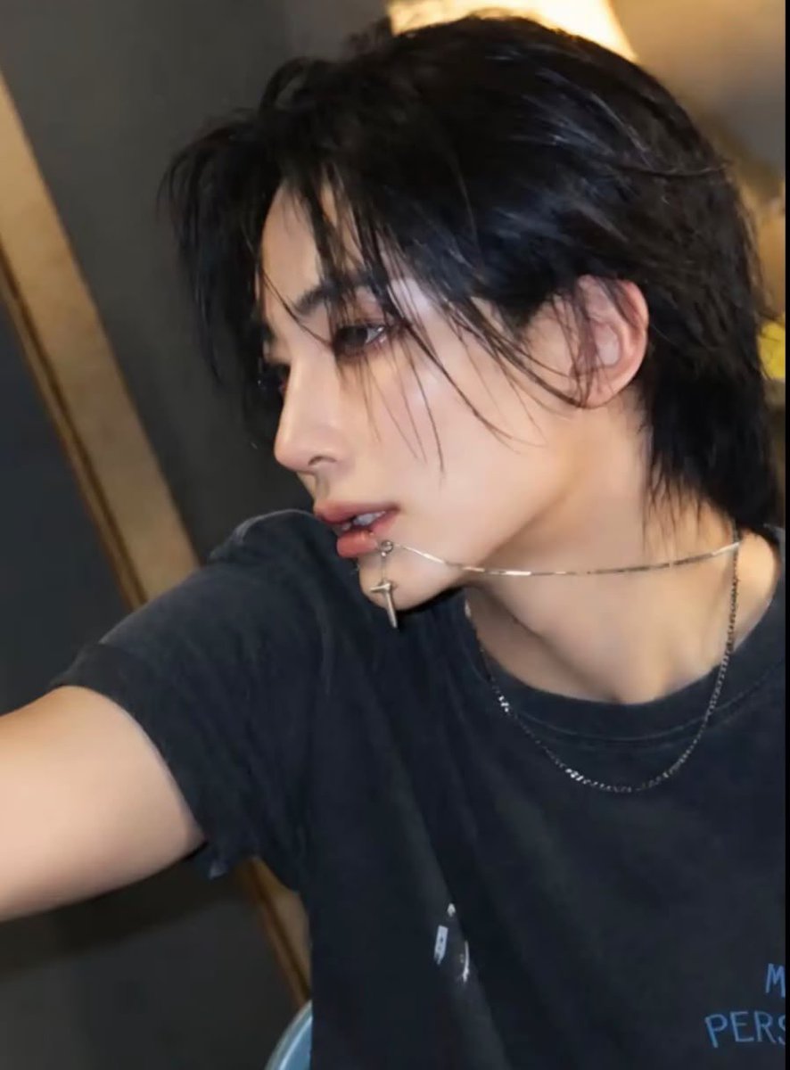 lookhereagain's tweet photo. Hairstyle. 
Lief-Keithara from BHAH universe

Yoon jeonghan few tweets au. https://t.co/wTR3CKFFh9
