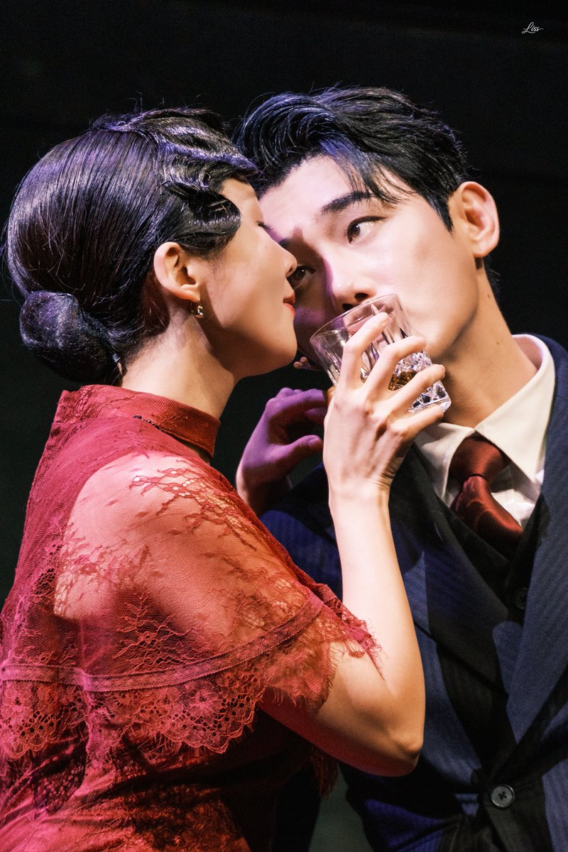 liss_pic's tweet photo. 261005 사의 찬미 밤공

스페셜 커튼콜 - M07. 난 그런 사랑을 원해

윤심덕役 이정화
사내役 유승현

Crop ver.

#이정화 #유승현 https://t.co/gK3v6EeoGu