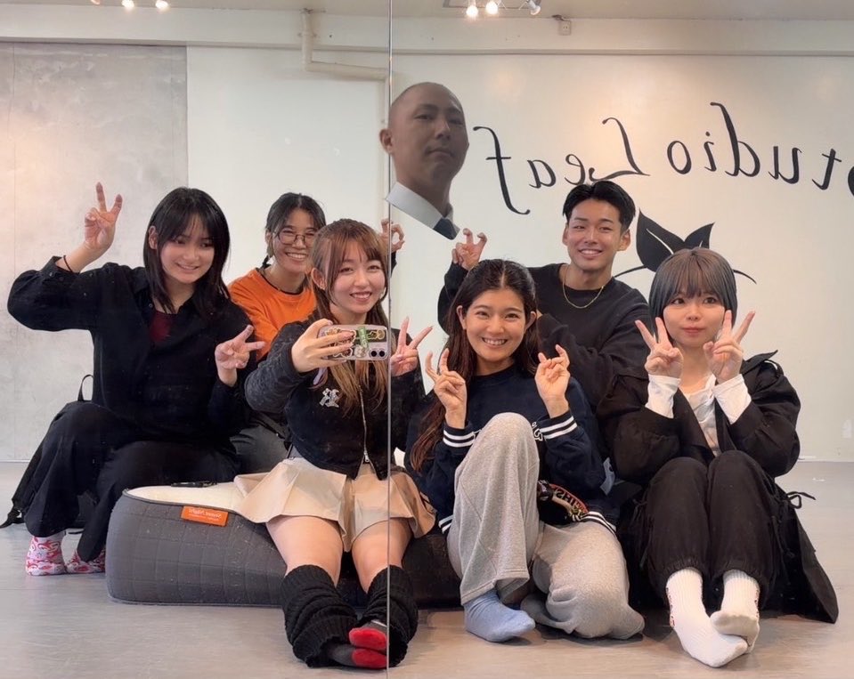 anrhryumi's tweet photo. すっかり秋めいてきましたね🍂🍁
好きな季節が始まります！
そして、#恋愛間 もまもなく始まります！！

🦋日時
10月8日(木) 19:00〜
10月9日(金) 13:00〜/18:00〜
10月10日(土) 13:00〜/18:00〜
10月11日(日) 13:00〜

お越しをお待ちしています！

キャストのみなさま大集合！で、パシャリしました https://t.co/3sJToiRHIX