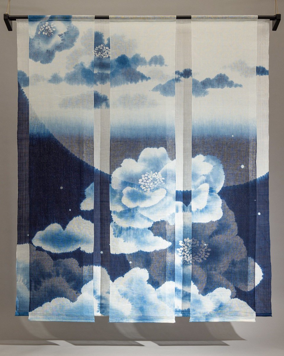 Pickaxe84199830's tweet photo. #textile #blue
Yoko Kamitani, b. 1976 - Japan
Norens tapestry “Invitation from the wind” https://t.co/j6iEFy99i2
