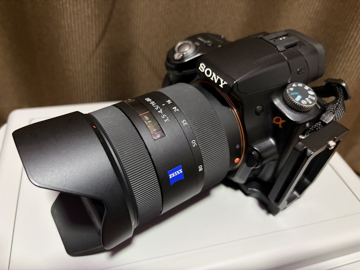 hiragi3277's tweet photo. 中古が安くなってたので、SAL 16-80 Zeiss（なんちゃってZeissなんて言われるけど）買いました😊
描写はイイと思うけどな💦 https://t.co/F6DaaWXMiZ