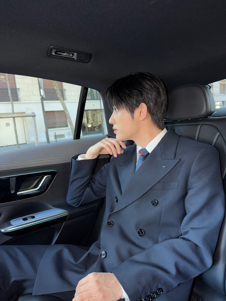eodtblv's tweet photo. 오늘자댕슈인스타너믜따랑해ㅠㅠ😭😭 https://t.co/enBLOdgdFK