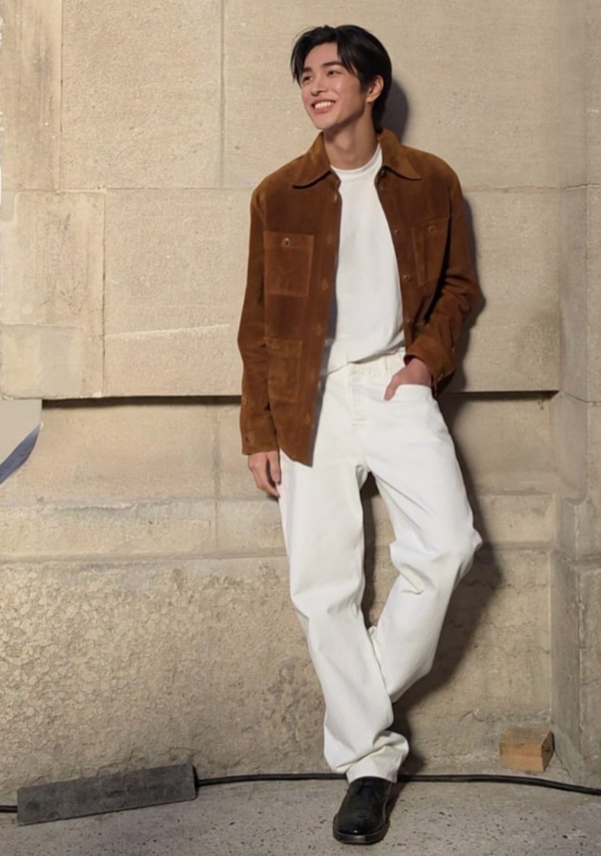 FashionistD's tweet photo. The History Book of Fashion:
Page 116:
#KEONHO for CHANEL https://t.co/1WdvxjvHcJ