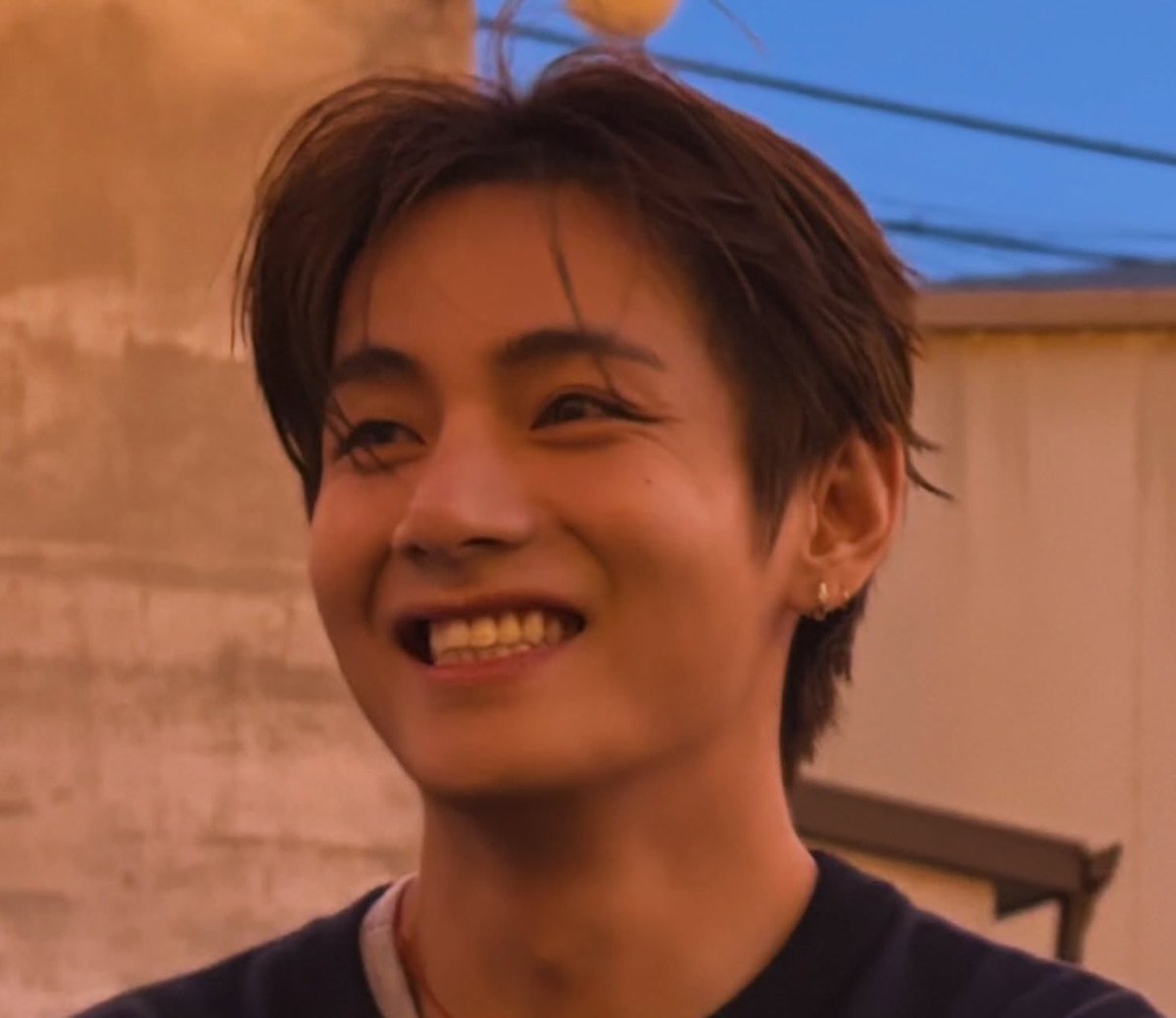 taeguide's tweet photo. This Taehyung smile is my favorite https://t.co/WZ1fvurOJz