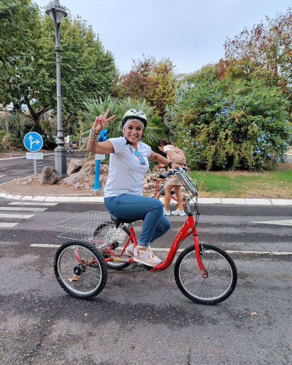 ParticipaCor's tweet photo. 🚴‍♂️🚦 ¡La barriada de Trassierra se mueve por la seguridad vial! Fantástica visita al Centro de Educación Vial este 4 de octubre para aprender sobre civismo y movilidad responsable en familia.   ¡Gracias por acompañarnos y hacer barrio! 🙌✨ #Córdoba #HaciendoBarrio https://t.co/kynH9ujmKf
