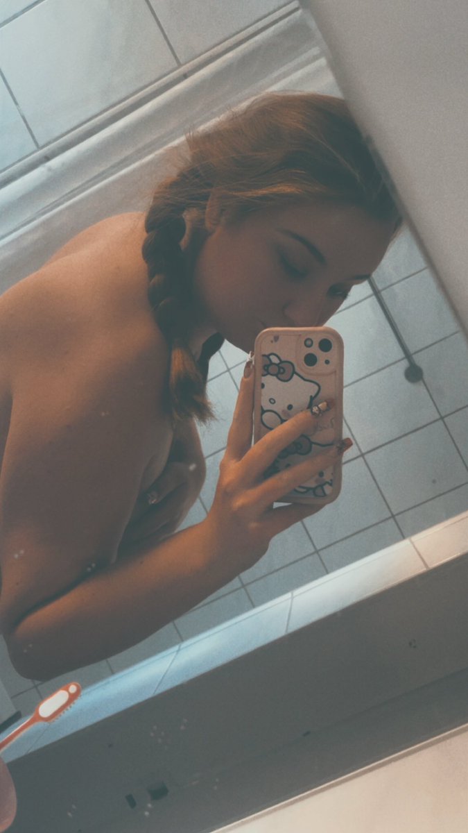 AnnHasselbarth's tweet photo. https://t.co/cmnzL9HHtd https://t.co/NQSUXHS8EL