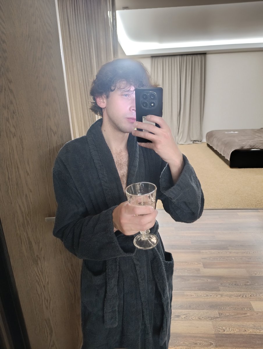 PrinceOstin's tweet photo. Пользуясь случаем сообщаю: отметил свои 33 года 😭🫪 https://t.co/B8KXVpGBD5