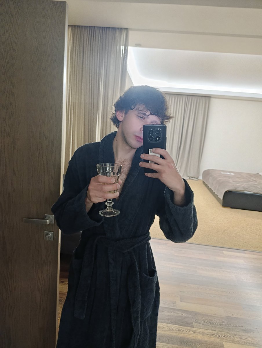 PrinceOstin's tweet photo. Пользуясь случаем сообщаю: отметил свои 33 года 😭🫪 https://t.co/B8KXVpGBD5
