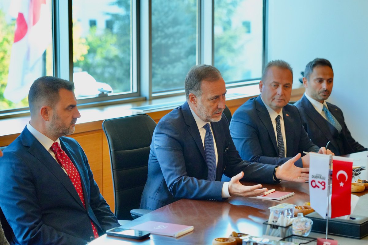 BBvolkanyilmaz's tweet photo. 📍 Dudullu

Dudullu Organize Sanayi Bölgesi Müdürlüğü’nü ziyaret ederek; üretim, istihdam ve kalkınmanın önemli paydaşlarından sanayicilerimizin talep ve önerileri üzerine istişarelerde bulunduk.

Nazik ev sahiplikleri için OSB Başkanı Bahri Murat Önay ve kıymetli heyetine teşekkür ediyorum.