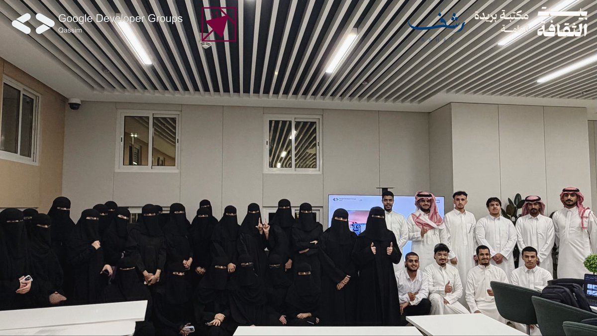 GDG_QU's tweet photo. بين المعرفة والتجربة، 
اختتم قسم الروبوتات معسكر إنترنت الأشياء (IoT Bootcamp) 🛜✨

يومان من الشغف والتطبيق المكثّف؛ انطلقنا في اليوم الأول من المفاهيم الأساسية وبناء المعرفة، لننتقل في اليوم الثاني إلى أرض الواقع بين الحساسات، والبرمجة، وابتكار حلول ومشاريع نوعية صنعتها عقول واعدة.

نبارك للفرق الفائزة بالمراكز الأولى، وفخورين بكل من حضر وشارك وجرب وتعلم معنا شكرًا لمدربينا المتميزين، ولحضورنا الرائع، ولفريق العمل على هذا العطاء.. وإلى نجاحات قادمة بإذن الله 🚀

#GDG_QU #الروبوتات #Robotics