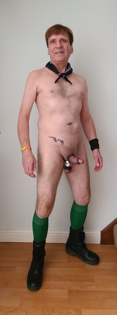 MattDWWalker123's tweet photo. A really outstanding time with a great appreciative fun audience.Time for the audience members to get their phones out.
#exposed #nakedperformer
#clothesfree #nudeperformer
#nakedguy #nudeguy
#nudeman #nakedman
#exhibitionist #ballsstretcher
#nutstretcher
@MattDWWalker123 https://t.co/s7z3hZ2nHv
