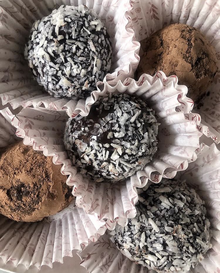 4usaiba's tweet photo. Remember when someone from Jos wanted chocolate truffles from me and I said I couldn’t deliver because they’d melt before reaching her.

They were N1,500 and some people still thought that was expensive.

I think I’m bringing them back to the menu though! https://t.co/Vfwbu0ijUj
