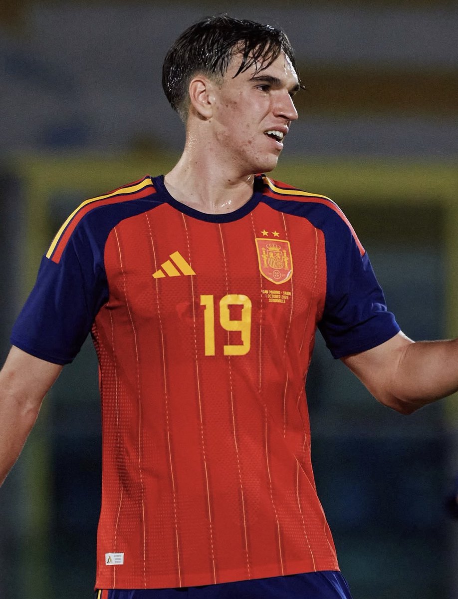 theMadridZone's tweet photo. Instead of letting Carlos Espí get more minutes with Spain U21, they called him up for the first team to not even include him in the squad list for both games.

Insanely unfair. https://t.co/Oe4CCJBZeN