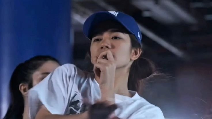 aiahdearest's tweet photo. aiah in caps captured in candid >>>>>> https://t.co/nYkNSZb7J9