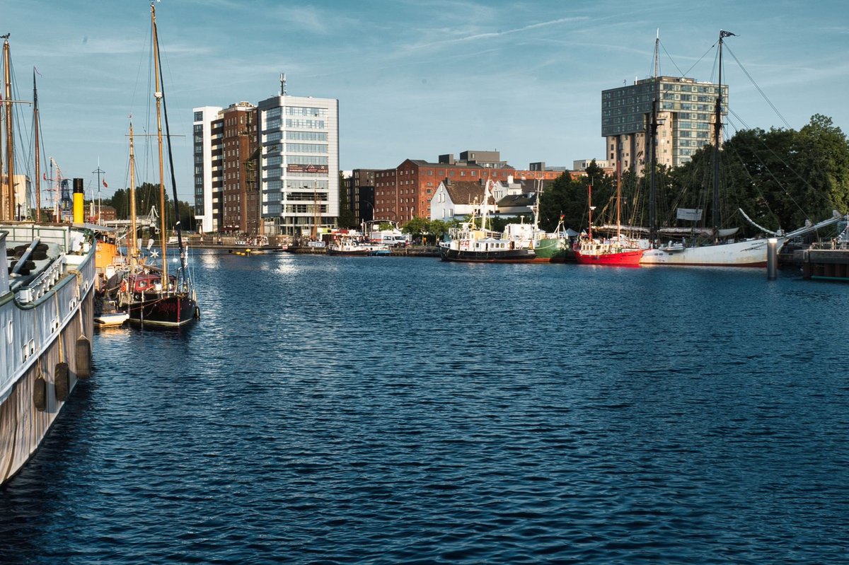 VoyagersV's tweet photo. Aalborg blends Danish charm, culture and the Limfjord with an ambitious green vision. A former industrial city transformed for the future, it is now a candidate for European Green Capital 2028. A city worth discovering — and watching. https://t.co/L5ugxWM7qB
#Aalborg #Denmar https://t.co/oD7rMA3a72