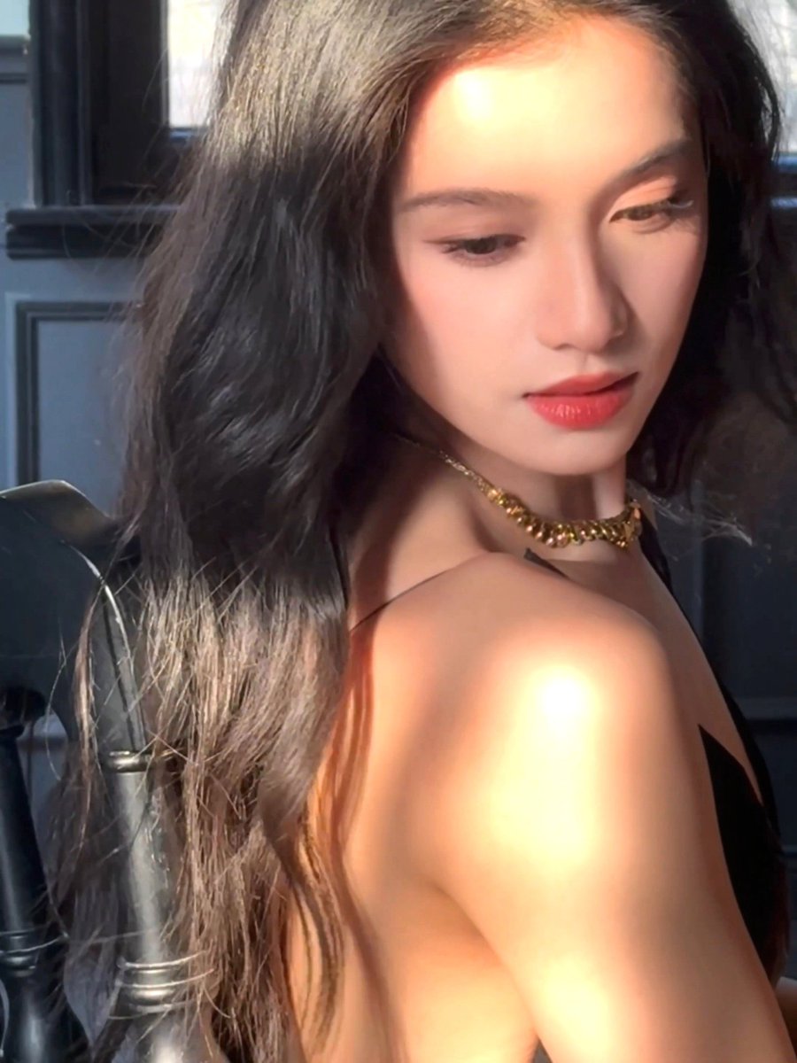 jooonyiie's tweet photo. OH MY GOD ZHANG JINGYI https://t.co/LPp9F3HLzc