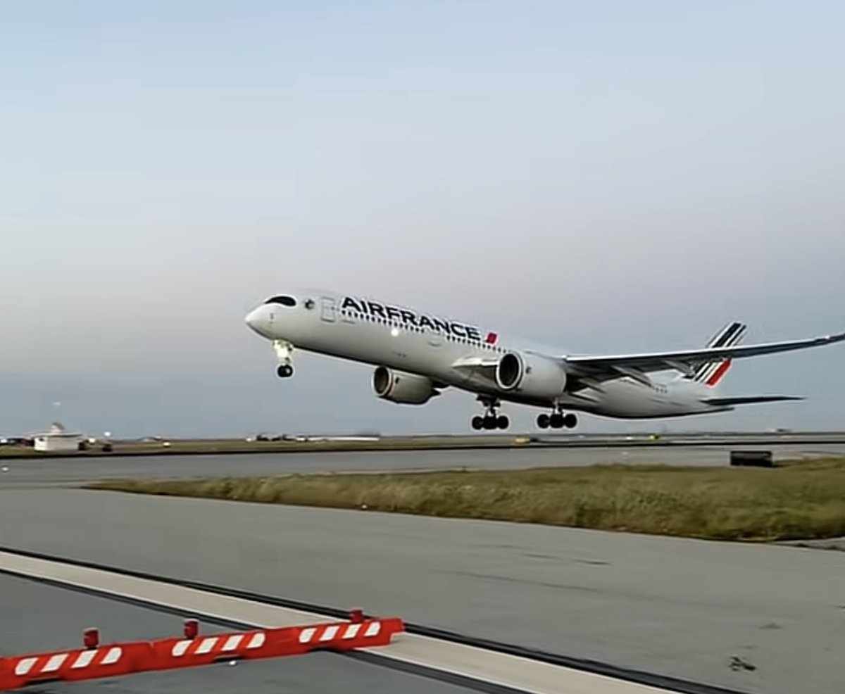 Image for the Tweet beginning: ✈️ Air France-KLM : 114