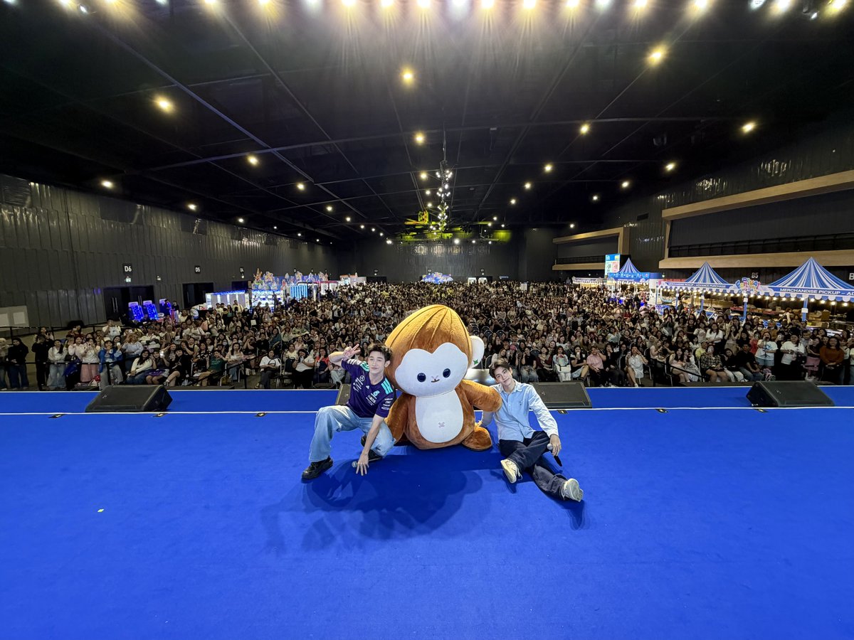 GmmtvShop's tweet photo. แอลม่อน - โปรเกรส และ PONPON ขอบคุณทุกคนที่มาร่วมกิจกรรม Fan Sign ในงาน GMMTV FANIVAL 2026 : Happy Family นะครับผม

@almondsleepp @___progresss___
@PONPON_gmmtv

#GMMTVFANIVAL2026HappyFamilyxAP
#GMMTV https://t.co/d3K508xHyu