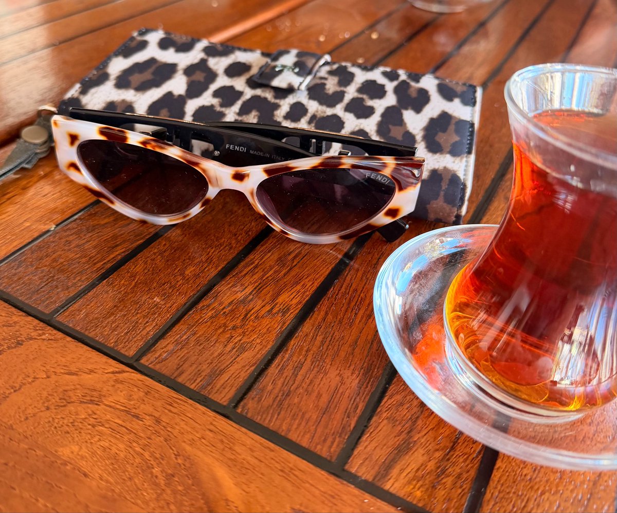 aksitebruu's tweet photo. Bugün koyları gezmeye karar verdim önce salaş bir kahvede çay https://t.co/GjaOZ2cAN3