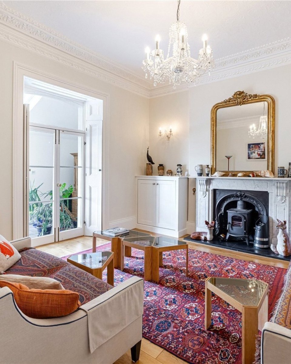 JacksonStops's tweet photo. Eastney in Kingswear features in @TheWeekUK's properties of the week. It's a Victorian house with views over the Dart Estuary and out to sea. 5 beds, full-width conservatory, double garage and studio. 

Guide price £2,500,000. 

https://t.co/IQkTnf0va5 

#southdevon https://t.co/vSPKuL9cmw