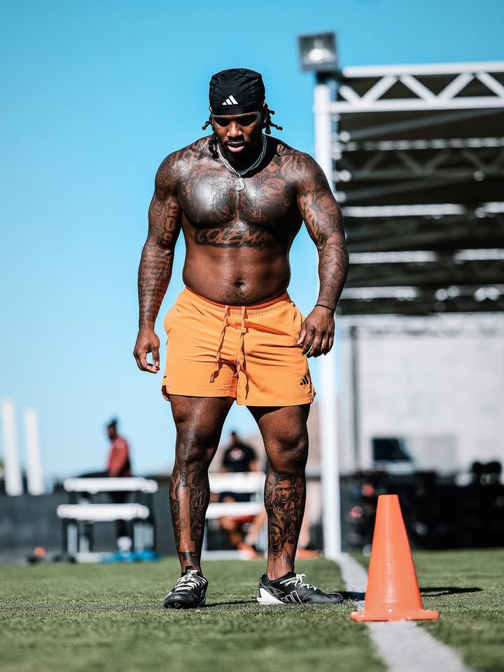 DailyNFLPlayer2's tweet photo. Jonah Coleman https://t.co/VY2rDvFfLV