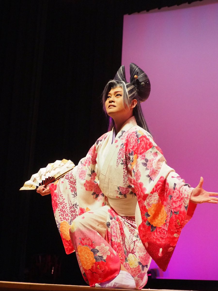 love135na's tweet photo. 【みちのく太鼓祭り】10/4

最近お祭り練習で疲れ気味の
わたしら母娘
癒しを求めにきましたー😆🙌

たち花魁みれてサイコー😭👏✨
女形も可愛かった🥰️
短い時間だったけど楽しかった♡

 #錦流
 #二代目家元錦旭英 https://t.co/LKzADf7cd6