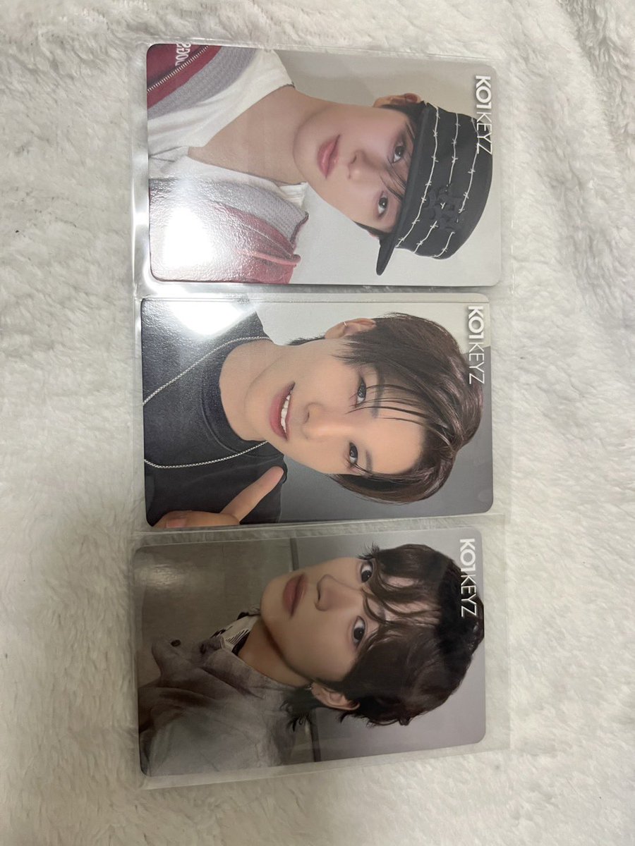 mippurin1007's tweet photo. KO1KEYZ CD 封入特典 HMV店舗特典
【譲】
封入 画像参照(赤マル)
HMV 画像のもの

【求】
封入 画像参照(スタンプ)
HMV 柳谷、安部、濱田

郵送での交換希望📮
FFさん、検索からもお気軽にお声掛け下さい🙇‍♀️
#KO1KEYZ交換 #KO1KEYZトレカ交換
#KO1KEYZ https://t.co/K307aw2jNw