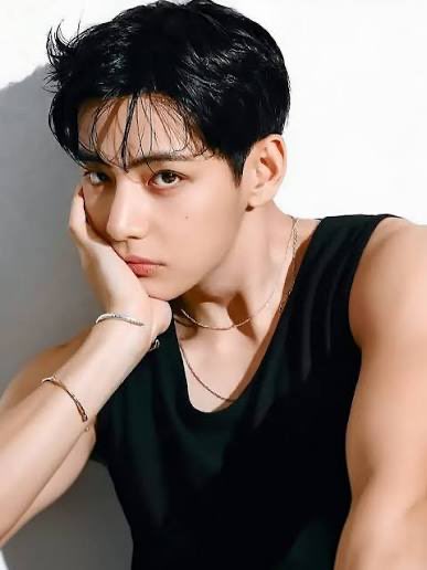 IconicRankings's tweet photo. 🏆 Asian Celebrity Of The Year 2026 (Netizens Choice) — Top 20 Standings!

1. Orm Kornnaphat — 1,128,987 votes
2. Lingling Sirilak — 1,128,598 votes
3. Kim Taehyung — 1,106,353 votes
4. Jeon Jungkook — 1,097,196 votes
5. Yağmur Yüksel
6. Justin de Dios
7. İlsu Demirci
8. Eisaya Hosuwan
9. Emin Günenç
10. Zhang Zhehan
11. Josh Cullen Santos
12. Yoko Apasra
13. Kim Soo-hyun
14. Kim Seokjin
15. Halil İbrahim Ceyhan
16. Bai Lu
17. Zhao Lusi
18. Xiao Zhan
19. Cha Eun-woo
20. Suga