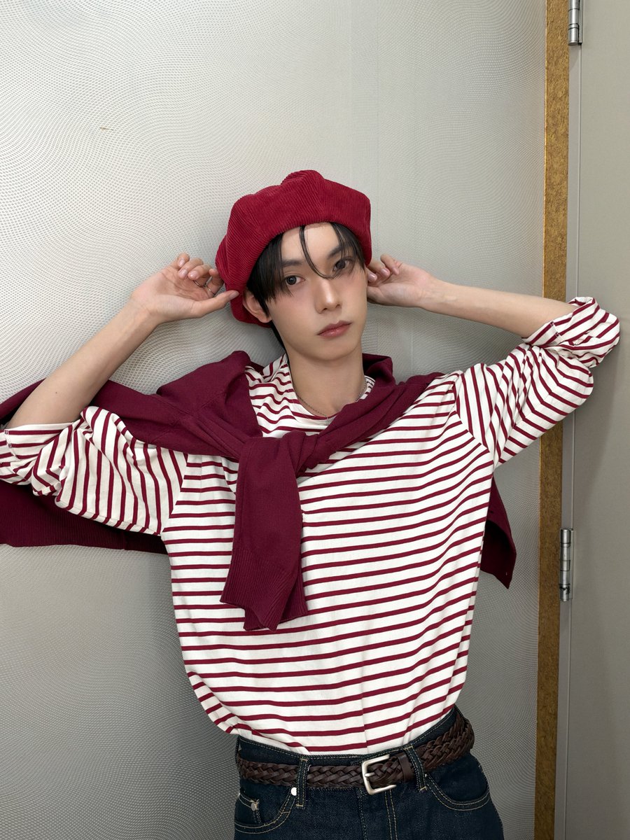 flareu_official's tweet photo. [#FLARE_UPDATE] 261006 SBS Life 더쇼

#FLAREU #플레어유
#최립우 #CHUEILIYU https://t.co/ZRaj6gbKlI