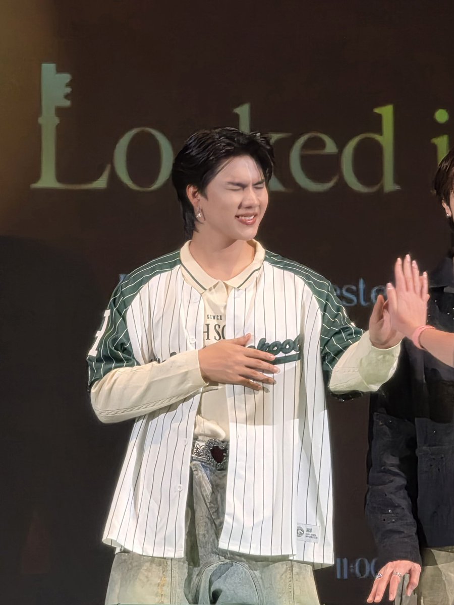 crocodile1yjg1's tweet photo. 하
이
터
치
🙌
FORTPEAT YESTERDAY IN MILAN
#FPFMMilan https://t.co/7ESlrdGXqg