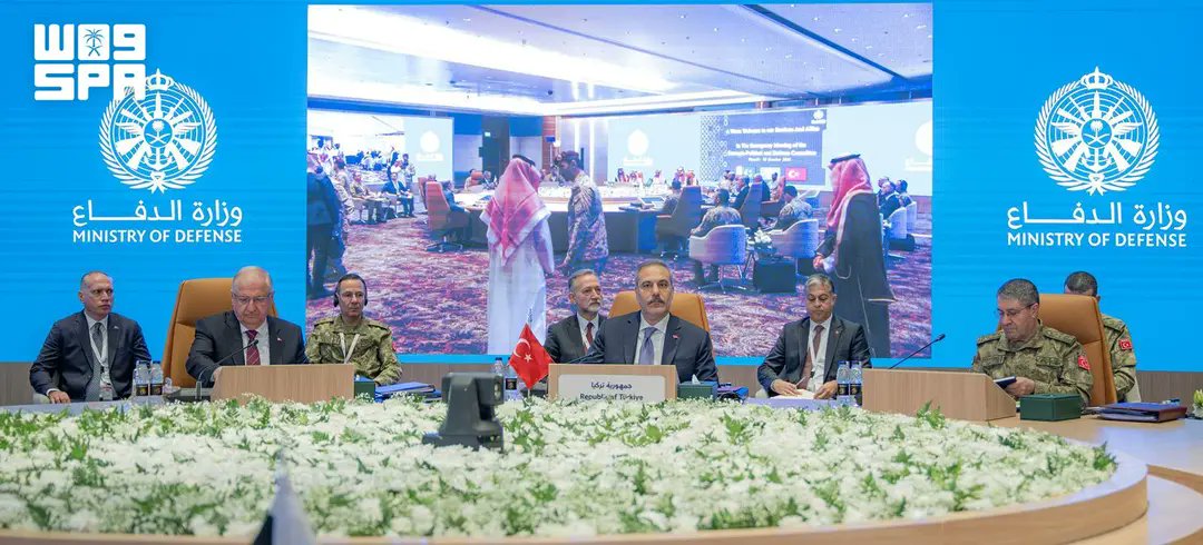 __Raka_n's tweet photo. تعيين أول أمين عام لحلف مكة

قررت اللجنة الاستراتيجية السياسية والدفاعية لحلف مكة تعيين الفريق الباكستاني المتقاعد نعمان محمود أول أمين عام للحلف لمدة ثلاث سنوات، خلال اجتماعها الطارئ في الرياض بحضور ممثلين عن السعودية وتركيا وباكستان. https://t.co/9Xxt4oLcc2